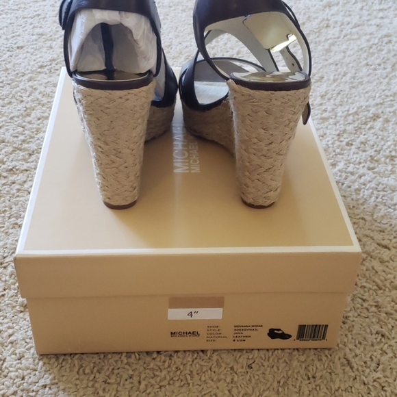 NWT Micheal Kors wedge strapped sandal size 9.5 - Picture 5 of 6
